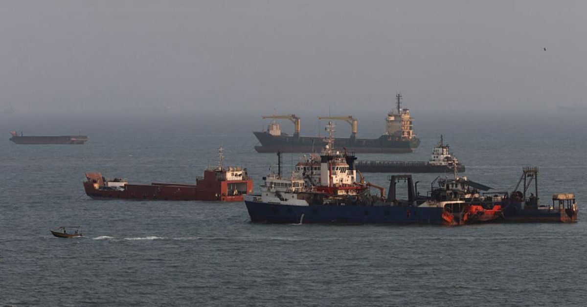 Shipping traffic through Strait of Hormuz rises