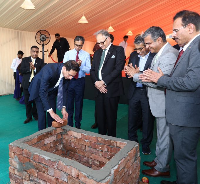DP World Executive Chairman Essa Kazim Visits India, Explores New Port and Logistics Investments 1 DP world 2